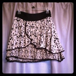 Alya skirt size small